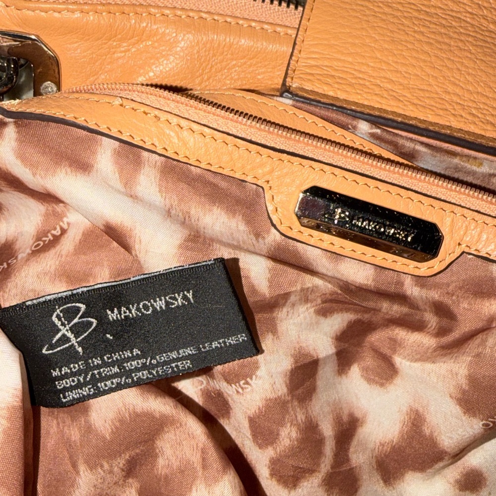 B Makowsky Genuine Leather Pebbled Shoulder Bag in Peach/Orange/Tan leather - Picture 3 of 5